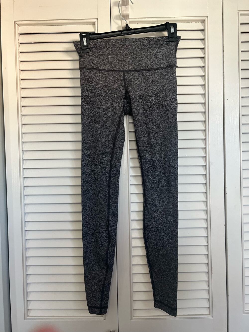Lululemon Heather Gray Mid/ Low Rise Leggings Sz: 4